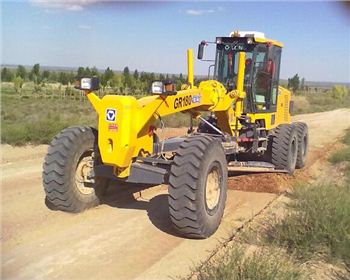 成都平地機(jī)租賃的鏟刀作業(yè)時(shí)我們?cè)撟⒁饽男┦马?xiàng)