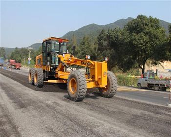 解答成都平地機租賃檢查成都平地機要遵守的規(guī)定