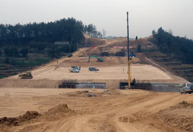 成都沖擊壓路機租賃