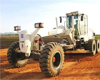 成都平地機(jī)租賃公司解答平地機(jī)鏟刀作業(yè)注意事項(xiàng)