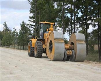 成都沖擊壓路機(jī)租賃設(shè)備具有什么特點(diǎn)？