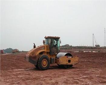 成都壓路機(jī)租賃廠家告訴你振動壓路機(jī)的應(yīng)用范圍是什么