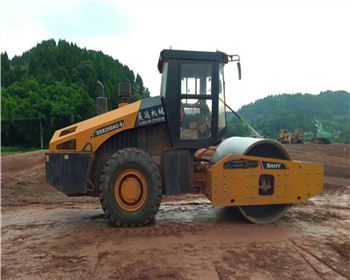 成都沖擊壓路機(jī)沖擊碾壓施工對含水量的范圍要求