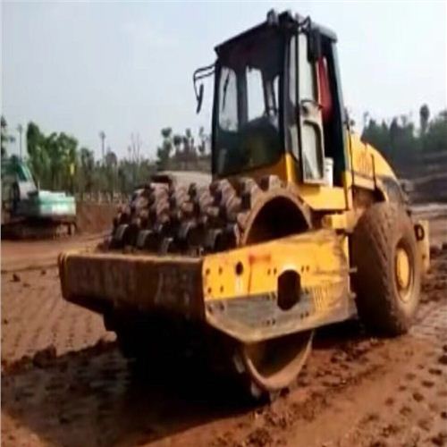 壓路機進行清洗時需要注意哪些事項？