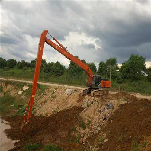 與普通挖掘機相比，長臂挖掘機在施工中的優(yōu)勢在哪里？